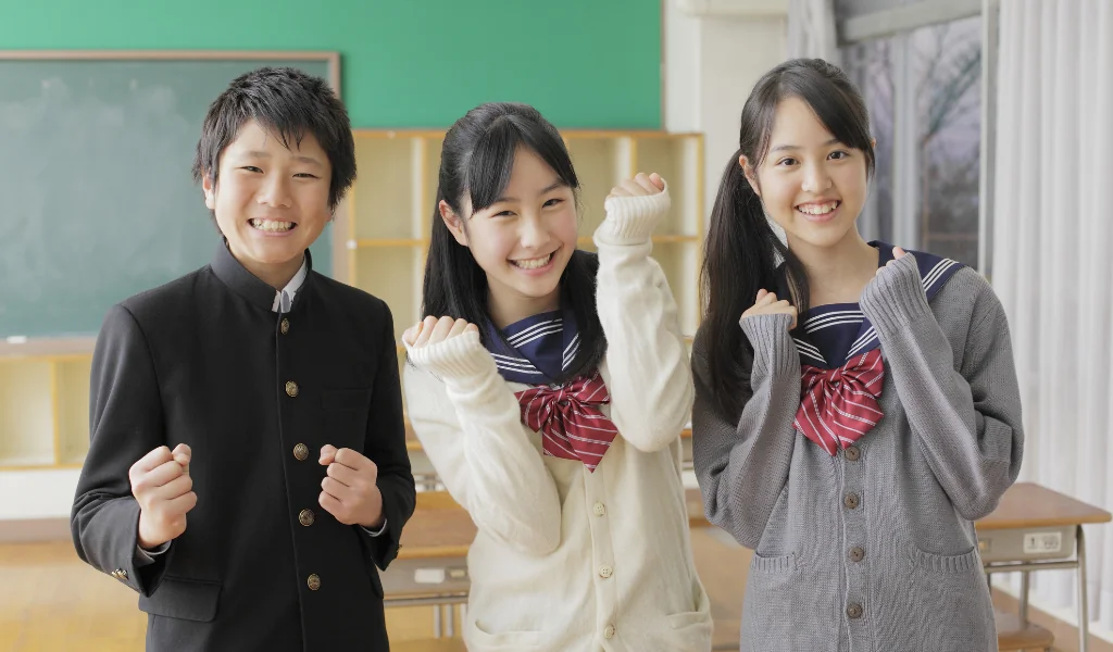 ガッツポーズの中学生